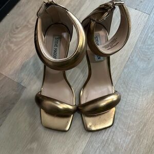 Steve Madden Metallic Gold Heels